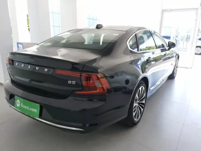 Volvo S90 — Фото автомобиля 6