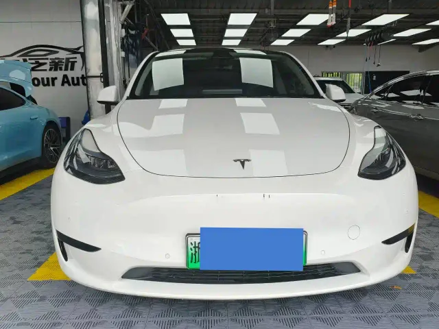 Tesla Model Y — Фото автомобиля 2
