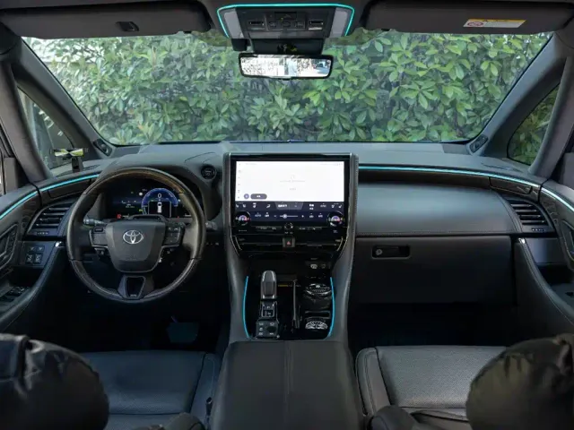 Toyota Alphard — Фото автомобиля 9