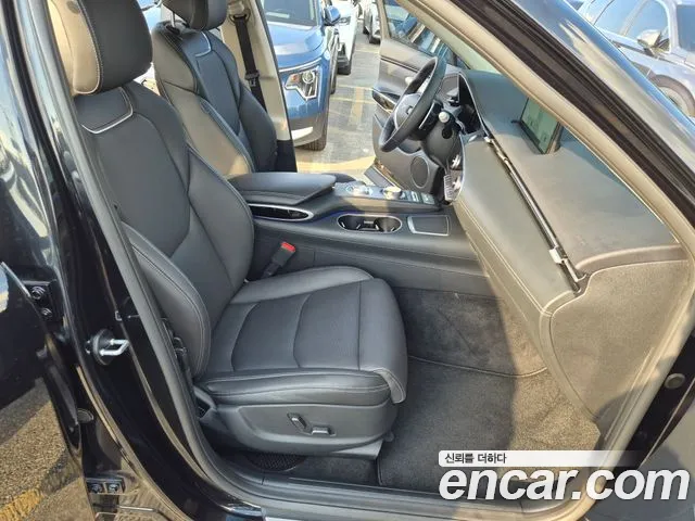 Genesis GV70 — Фото автомобиля 11