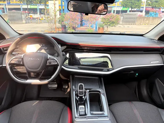 Dongfeng Yixuan MAX — Фото автомобиля 17