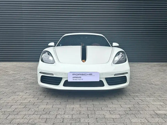 Фотография автомобиля — Porsche 718