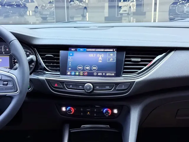 Buick Regal — Фото автомобиля 11
