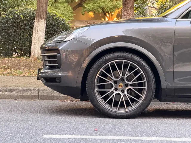 Porsche Cayenne — Фото автомобиля 26