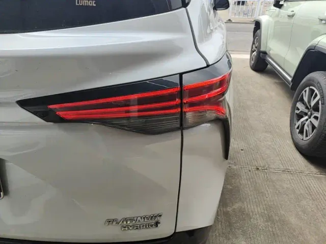 Toyota Sienna — Фото автомобиля 7