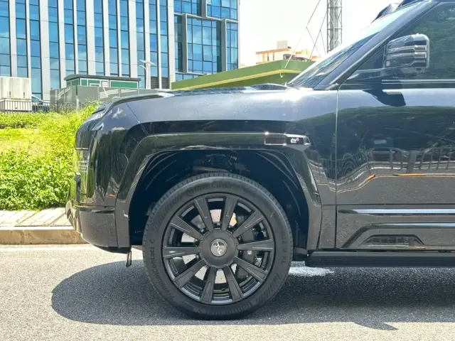 BYD U8L — Фото автомобиля 5