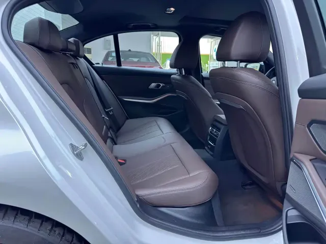 BMW 3 Series — Фото автомобиля 15