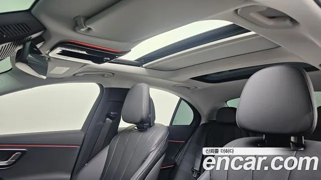 Mercedes-Benz E-Class — Фото автомобиля 27