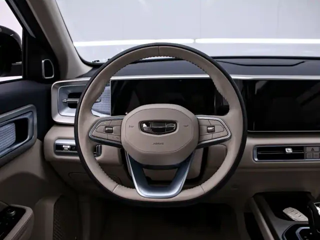 Geely ICON — Фото автомобиля 7