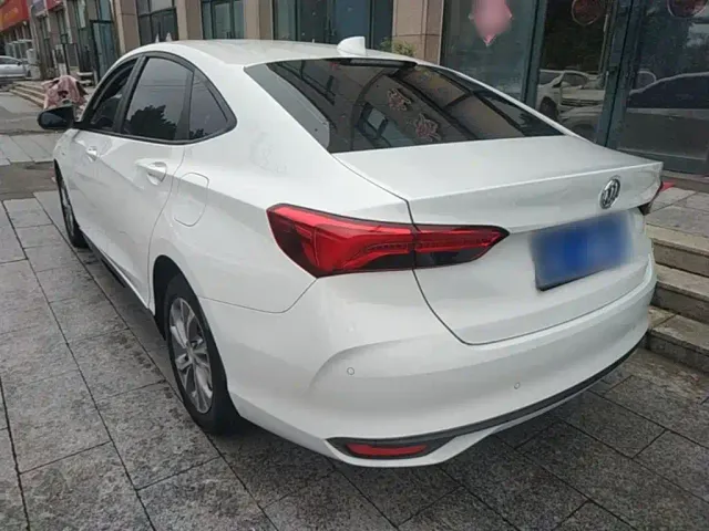 Buick Verano — Фото автомобиля 4