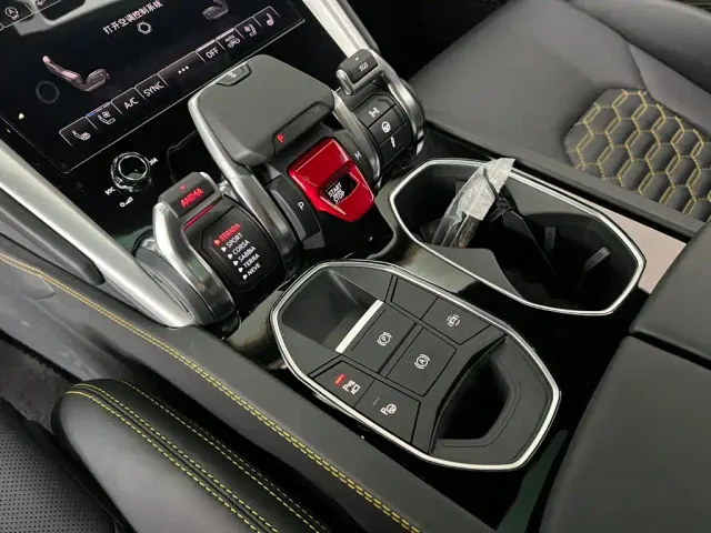 Lamborghini Urus — Фото автомобиля 18