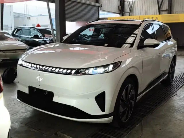 Фотография автомобиля — Dongfeng eπ 008