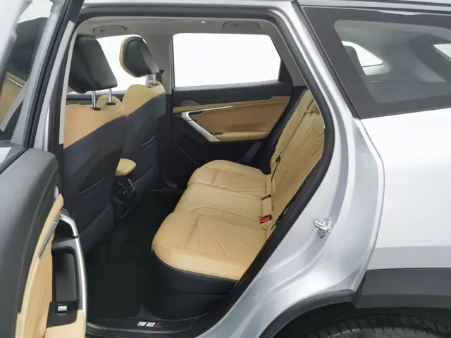 Geely Boyue L — Фото автомобиля 15