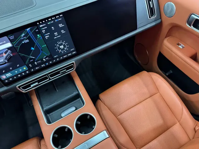 Li Auto L9 — Фото автомобиля 11