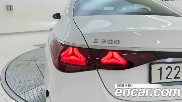 Mercedes-Benz E-Class W214 — Фото автомобиля 11