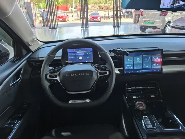 Wuling Starlight — Фото автомобиля 12