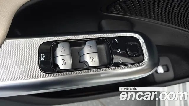 Mercedes-Benz E-Class — Фото автомобиля 30