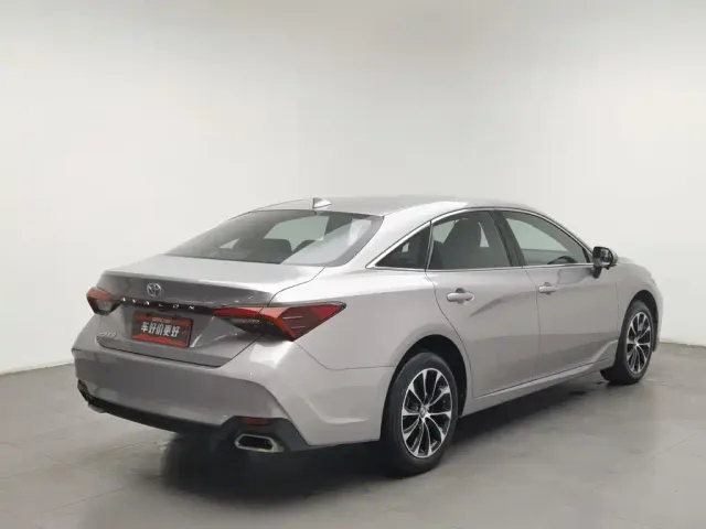 Toyota Avalon — Фото автомобиля 2