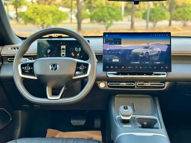 Changan Eado — Фото автомобиля 9