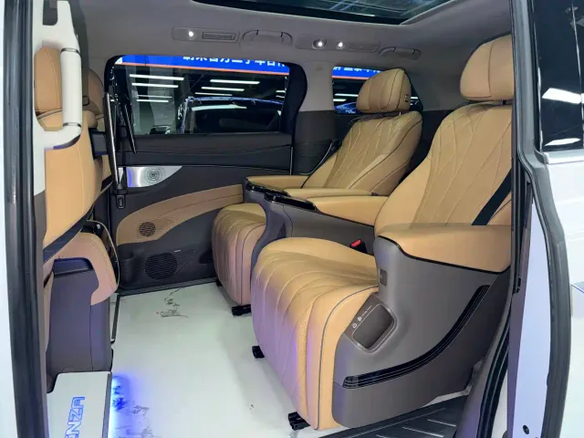 Denza D9 — Фото автомобиля 9
