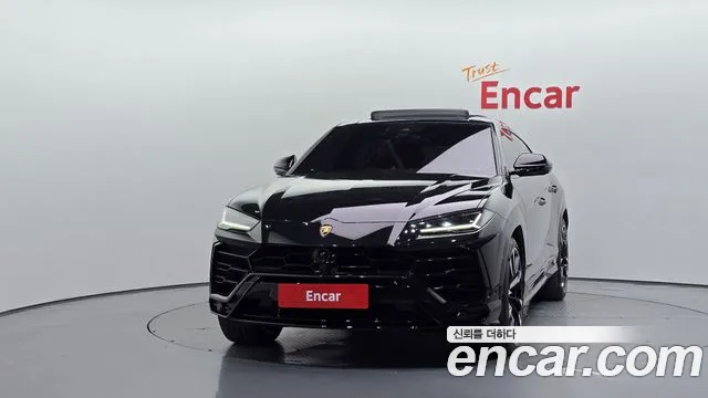 Lamborghini Urus — Фото автомобиля 3