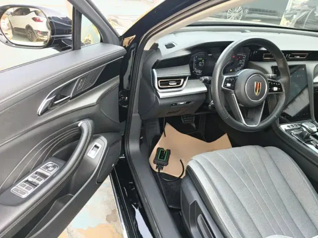 Hongqi H5 — Фото автомобиля 15