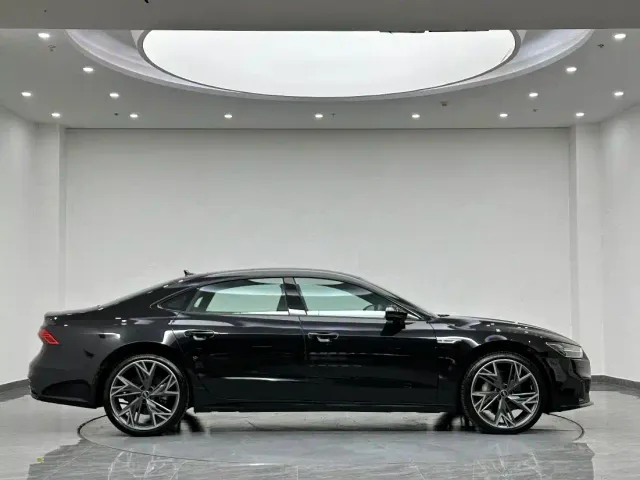 Audi A7L — Фото автомобиля 3