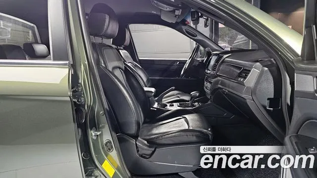 KG_Mobility_Ssangyong Rexton Новый Rexton Sport Khan Дизель 2.2 4WD — Фото автомобиля 26