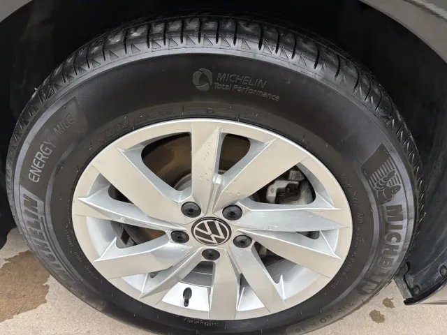 Volkswagen Passat — Фото автомобиля 7