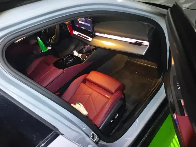 BMW 5 Series — Фото автомобиля 8