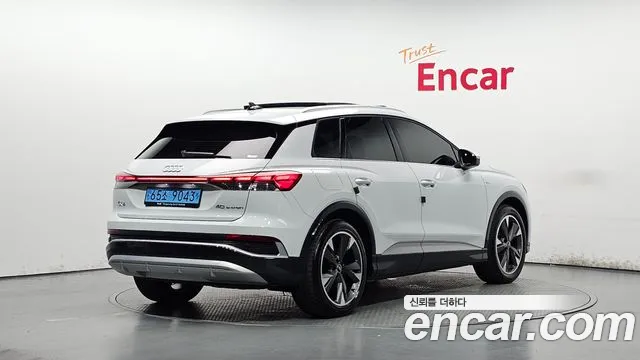 Audi Q4 e-tron F4 — Фото автомобиля 2