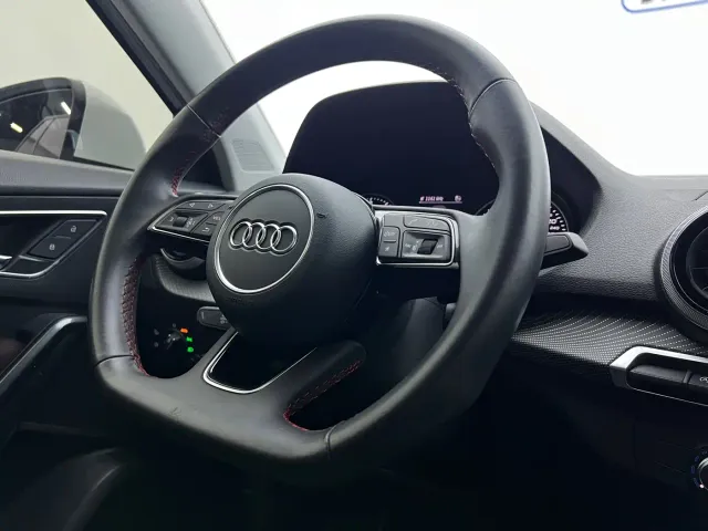 Audi Q2L — Фото автомобиля 9