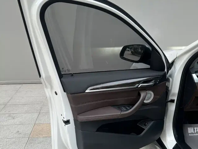 BMW X1 — Фото автомобиля 12
