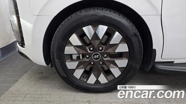 Hyundai Staria Staria 4WD Lounge 9 мест — Фото автомобиля 5