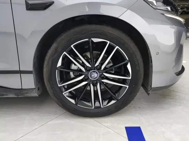 BYD Qin L — Фото автомобиля 6