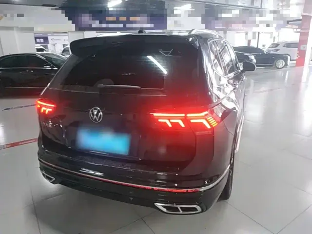 Volkswagen Tiguan L — Фото автомобиля 3