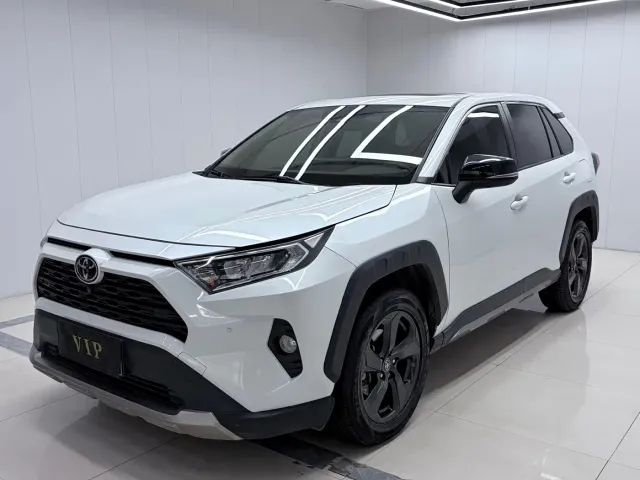 Фотография автомобиля — Toyota RAV4