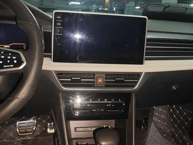 Volkswagen Tiguan L — Фото автомобиля 13