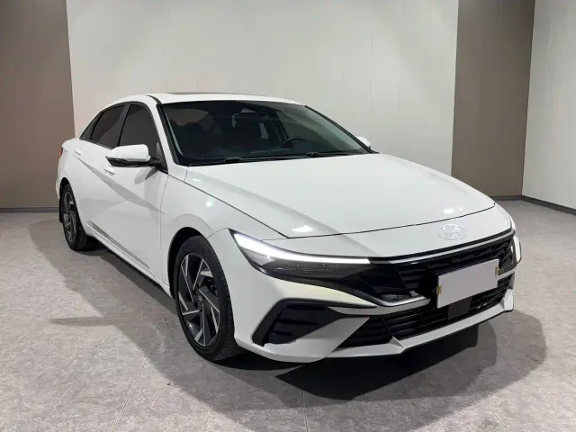 Hyundai Elantra — Фото автомобиля 2