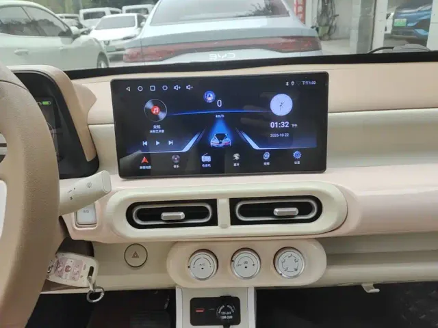 Wuling Hongguang Mini EV — Фото автомобиля 12