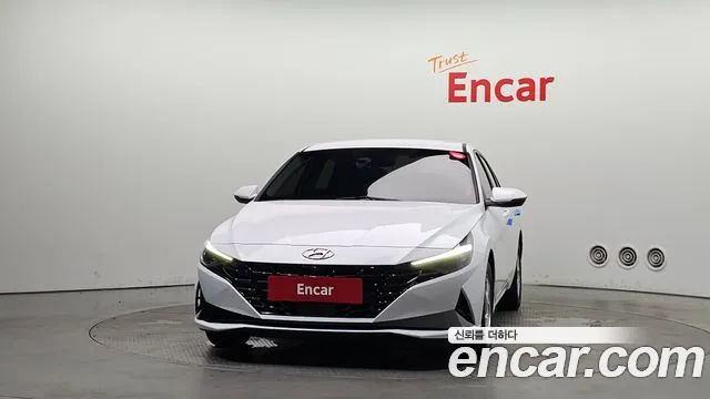 Hyundai AVANTE Avante (CN7) — Фото автомобиля 3