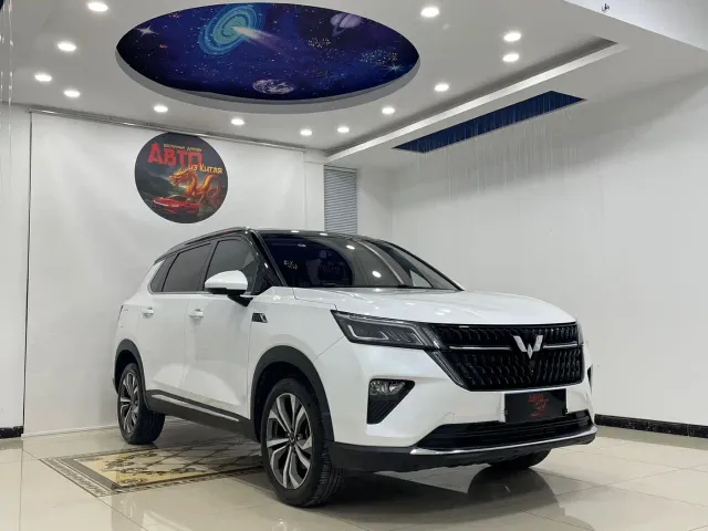 Wuling Asta — Фото автомобиля 3