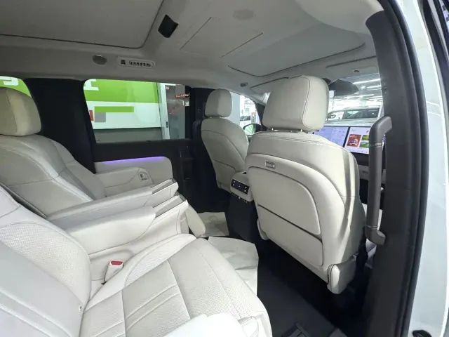 Li Auto MEGA — Фото автомобиля 5