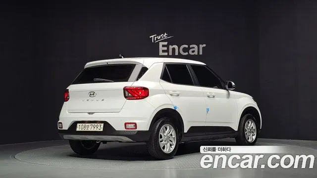 Hyundai Venue — Фото автомобиля 2