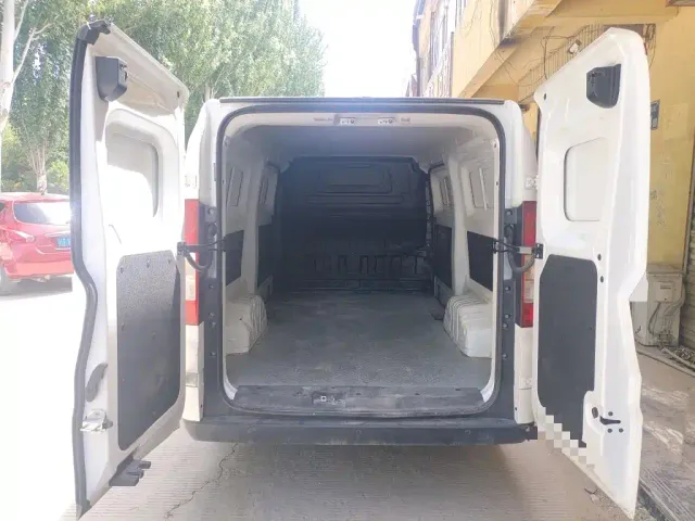 Ruichi New Energy EC75 — Фото автомобиля 9
