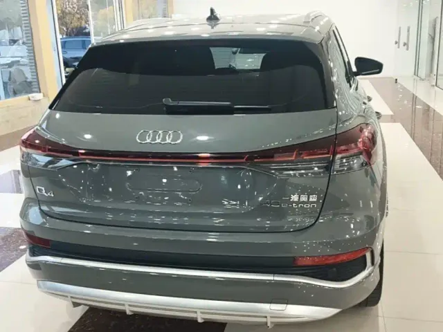 Audi Q4 e-tron — Фото автомобиля 5