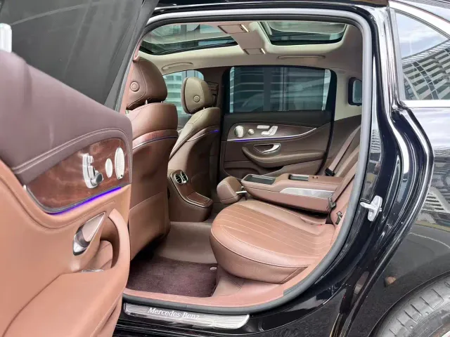 Mercedes-Benz E-Class — Фото автомобиля 8