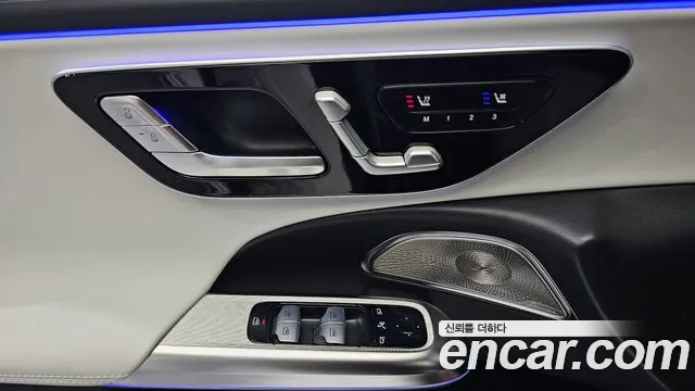 Mercedes-Benz E-Class — Фото автомобиля 17