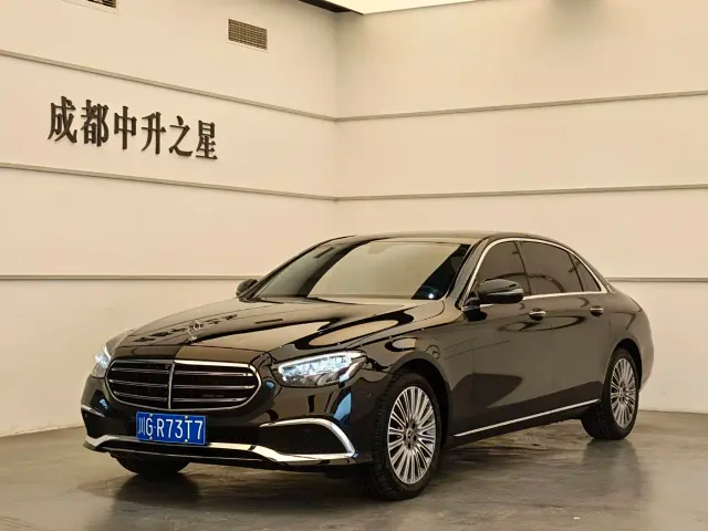 Фотография автомобиля — Mercedes-Benz E-Class