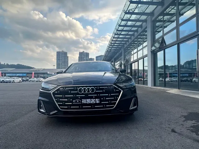 Audi A7L — Фото автомобиля 2